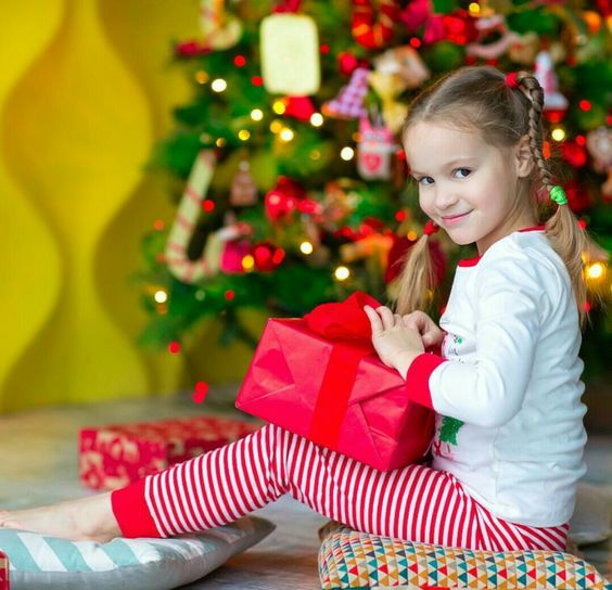 Почта России и Фонд защиты детей отправят в Тверскую область новогодние подарки детям-сиротам
