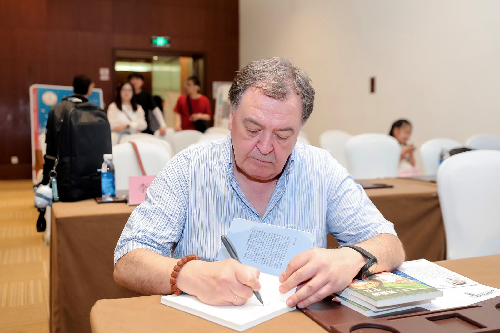 Дмитрий Лиханов принял участие в презентации книг своего отца в Пекине 