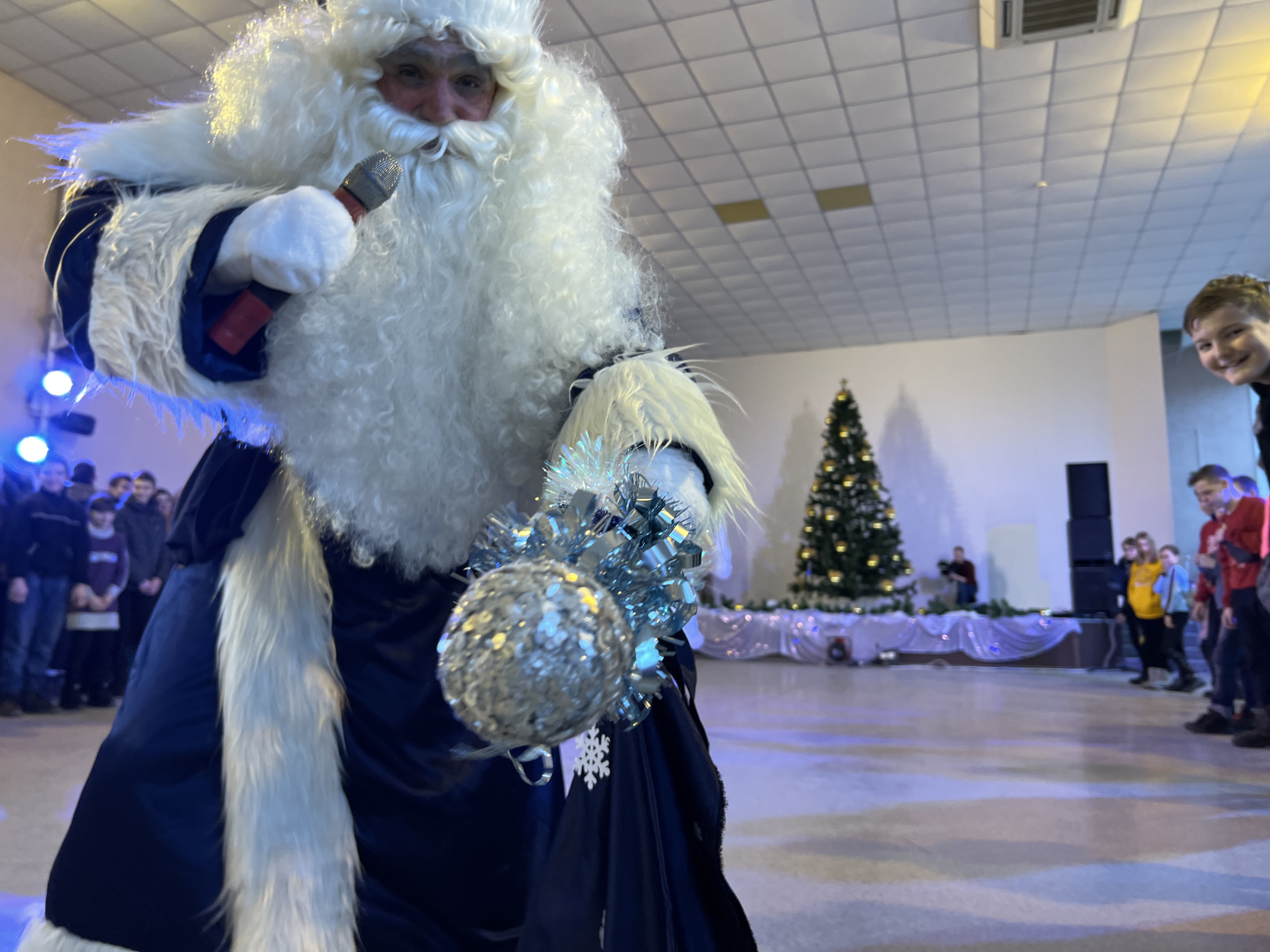 В Доме культуры Северодонецка (ЛНР) прошла новогодняя ёлка для детей