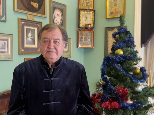 Новогоднее поздравление от председателя «Фонда защиты детей» Дмитрия Лиханова