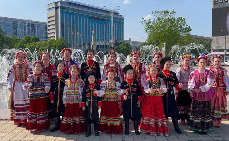 Юные россияне спели «Катюшу» для сверстников из Китая